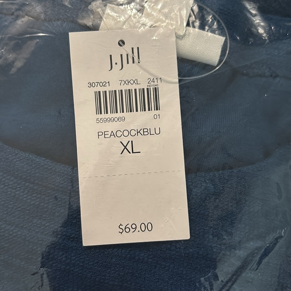 Textured Patch-Pocket Tunic - Picture 4 of 5